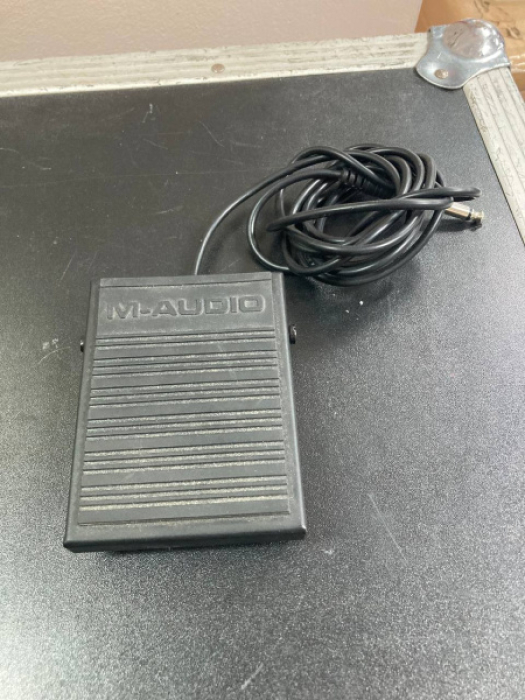 Педаль сустейна M-Audio SP-1 Б/У
